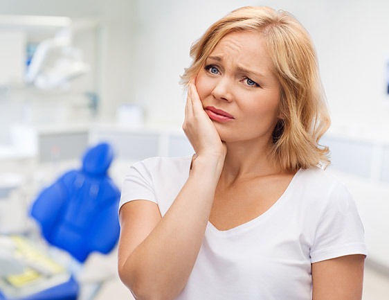 East York Tooth Extractions | Dolphin Dental | East York Dentist